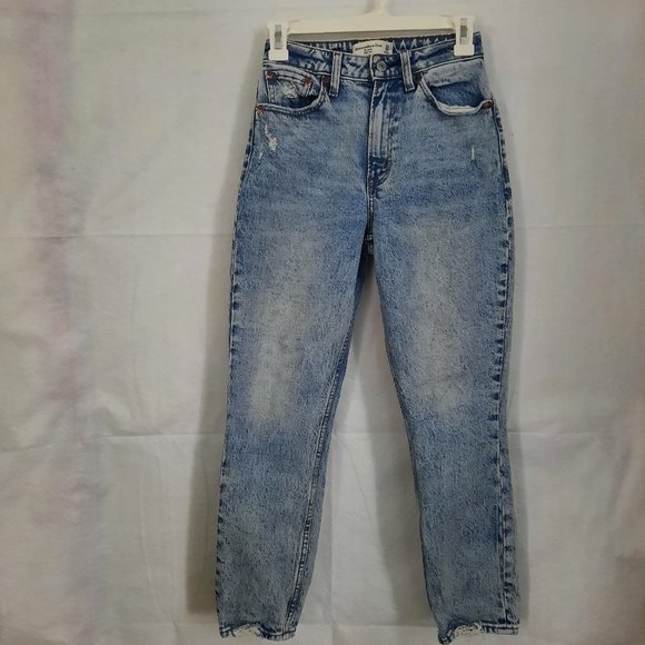 Abercrombie & Fitch Distressed Acid Wash High Rise Mom Jeans Size 24 - Picture 2 of 11